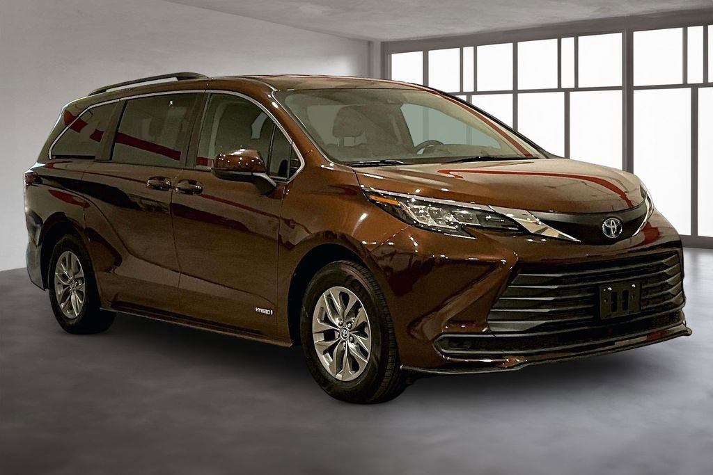Used 2021 Toyota Sienna LE AWD/4WD image 11