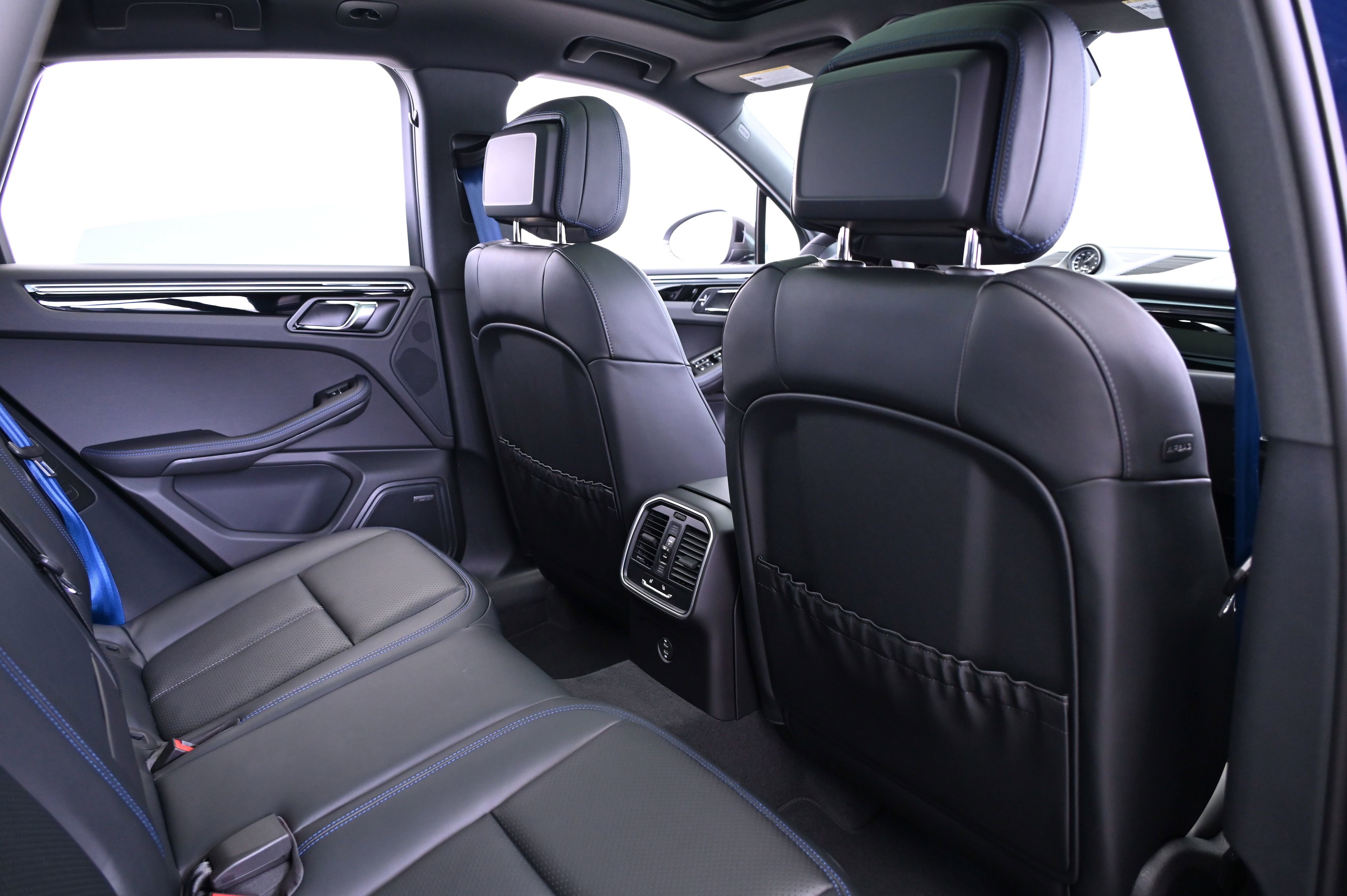 Certified 2025 Porsche Macan image 21