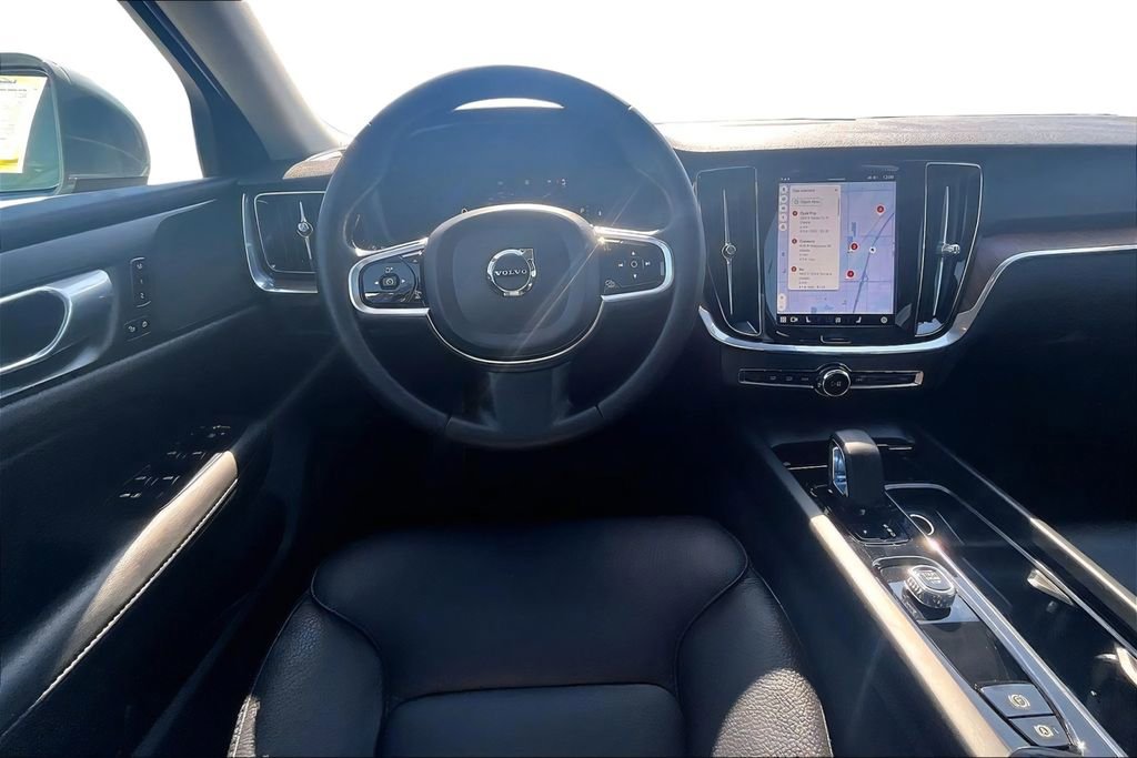 Used 2024 Volvo V60 B5 Cross Country Plus image 5