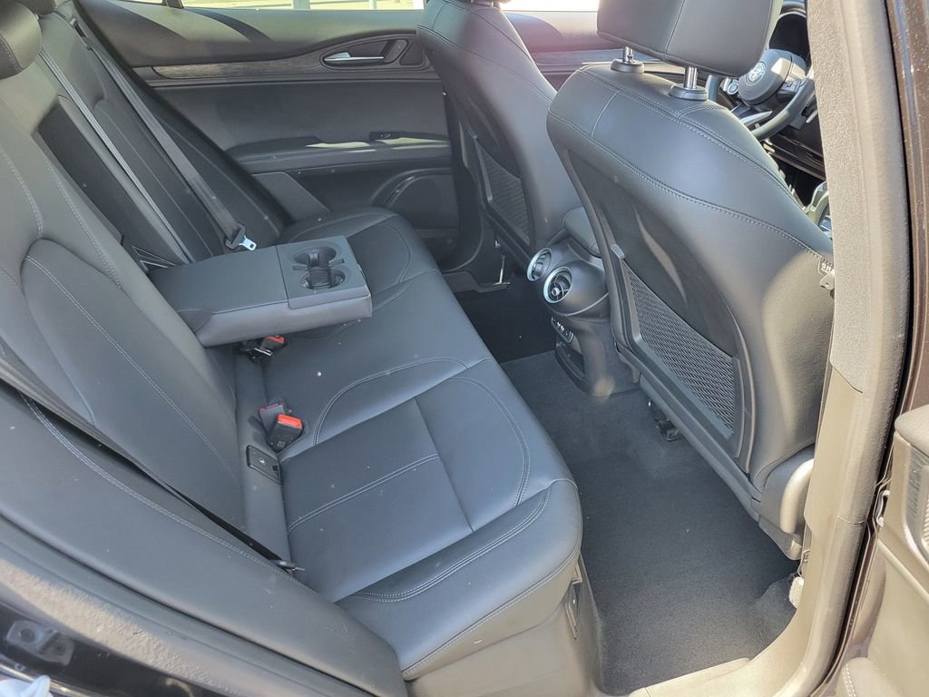 Used 2024 Alfa Romeo Stelvio Sprint image 21