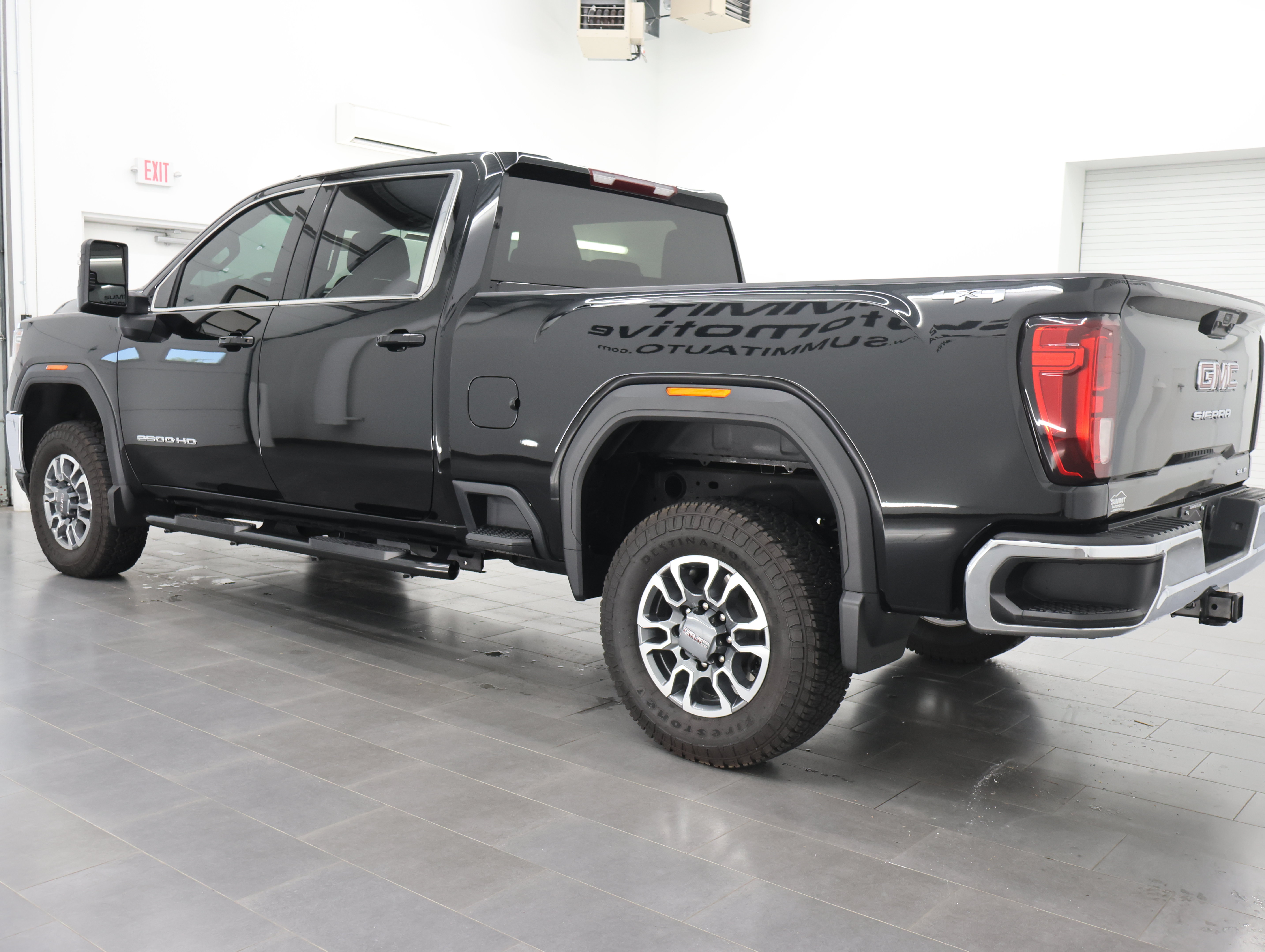 Used 2023 GMC Sierra 2500 SLE AWD/4WD image 6