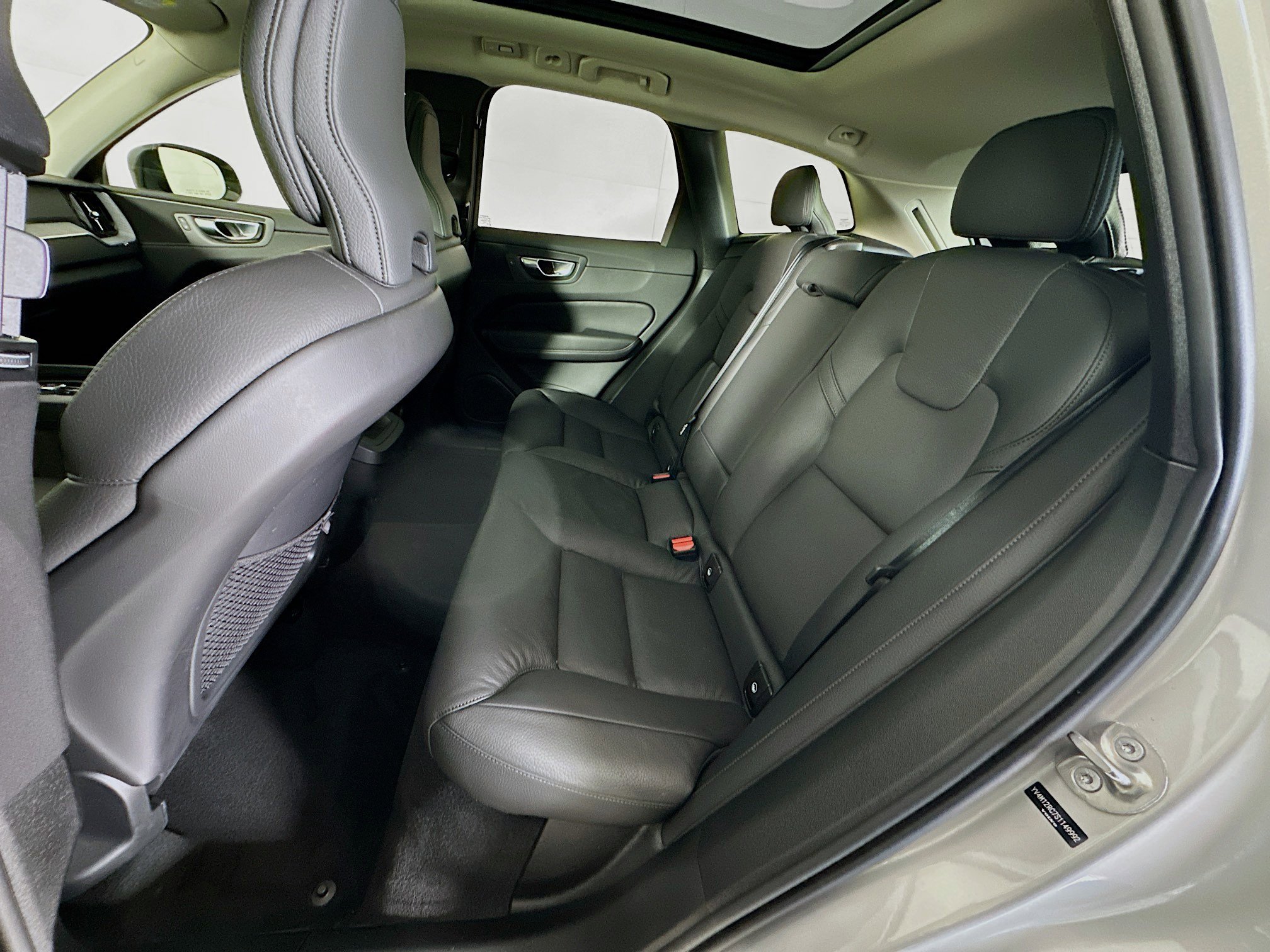 Used 2025 Volvo XC60 B5 Plus image 28