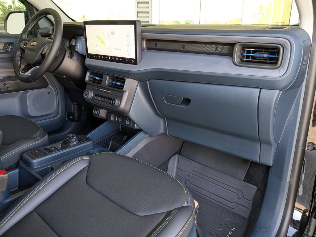 Used 2025 Ford Maverick Lobo AWD/4WD image 27
