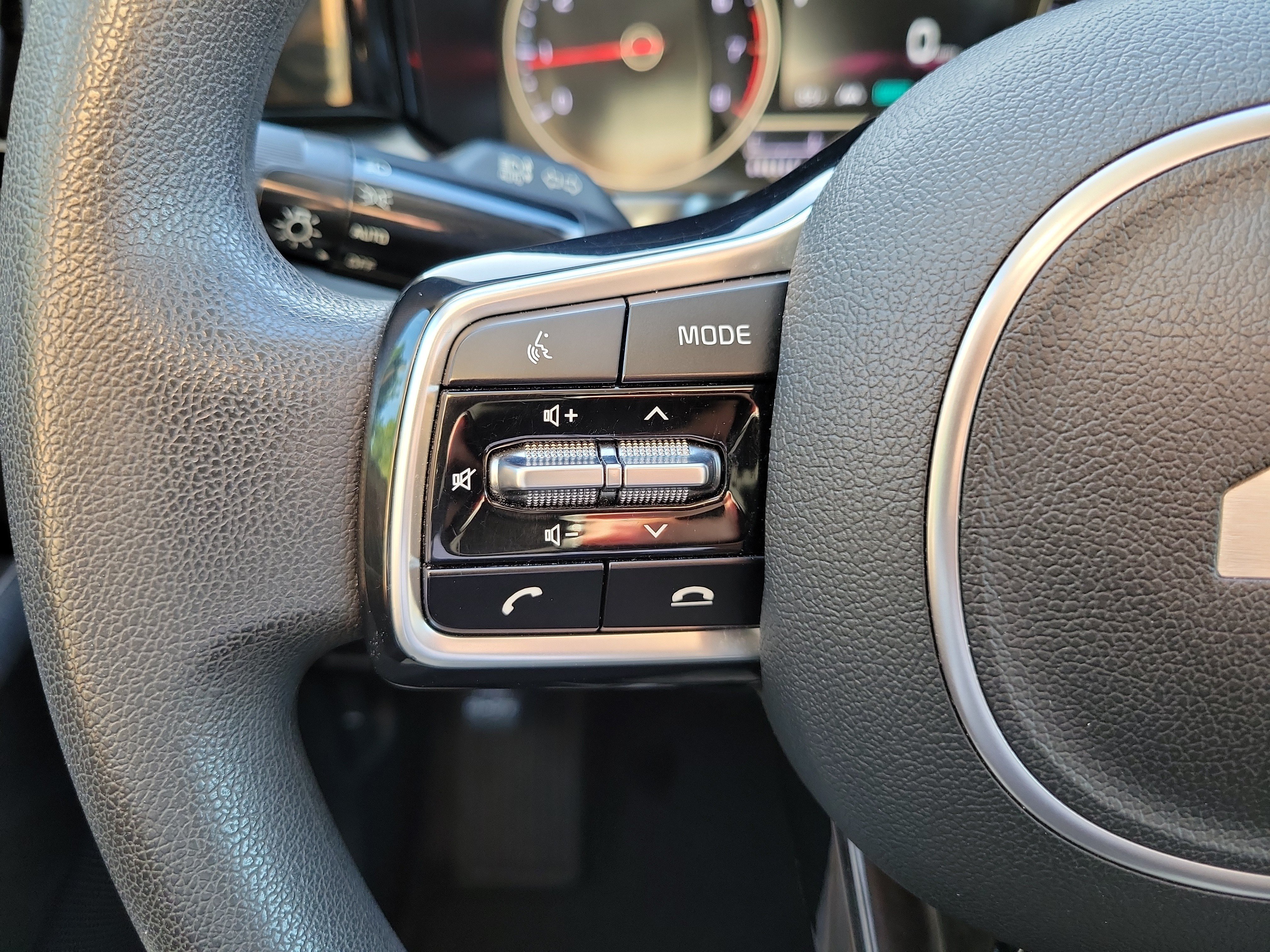 Certified 2022 Kia Sorento LX FWD image 27