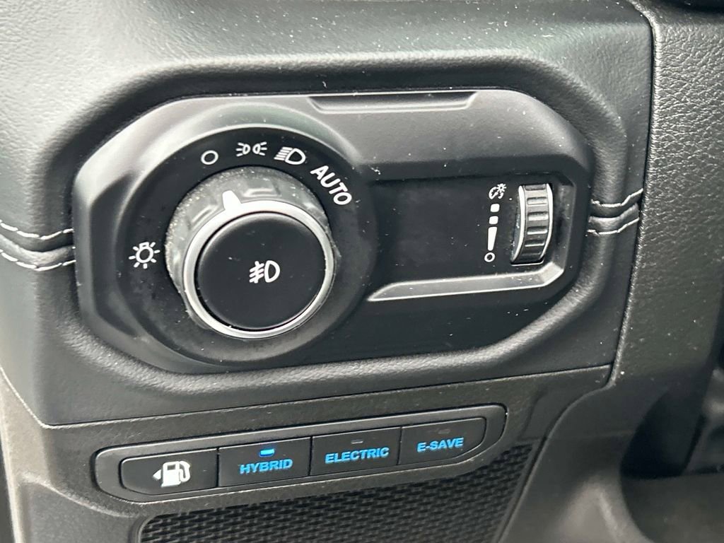 Used 2024 Jeep Wrangler High Altitude AWD/4WD image 24