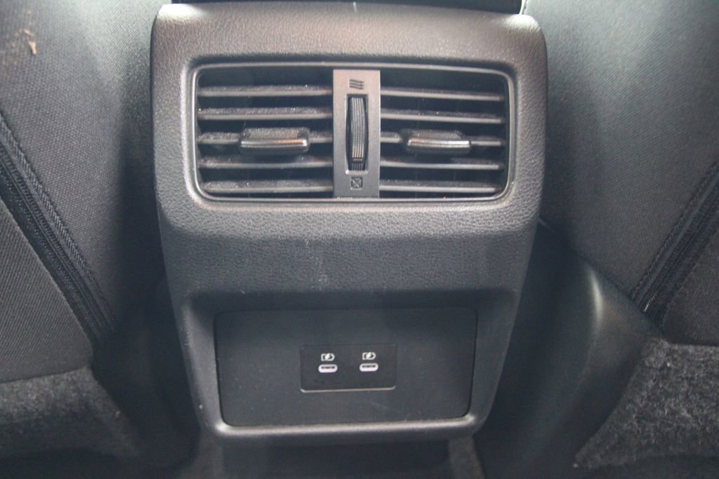 Used 2024 Nissan Rogue SV image 34
