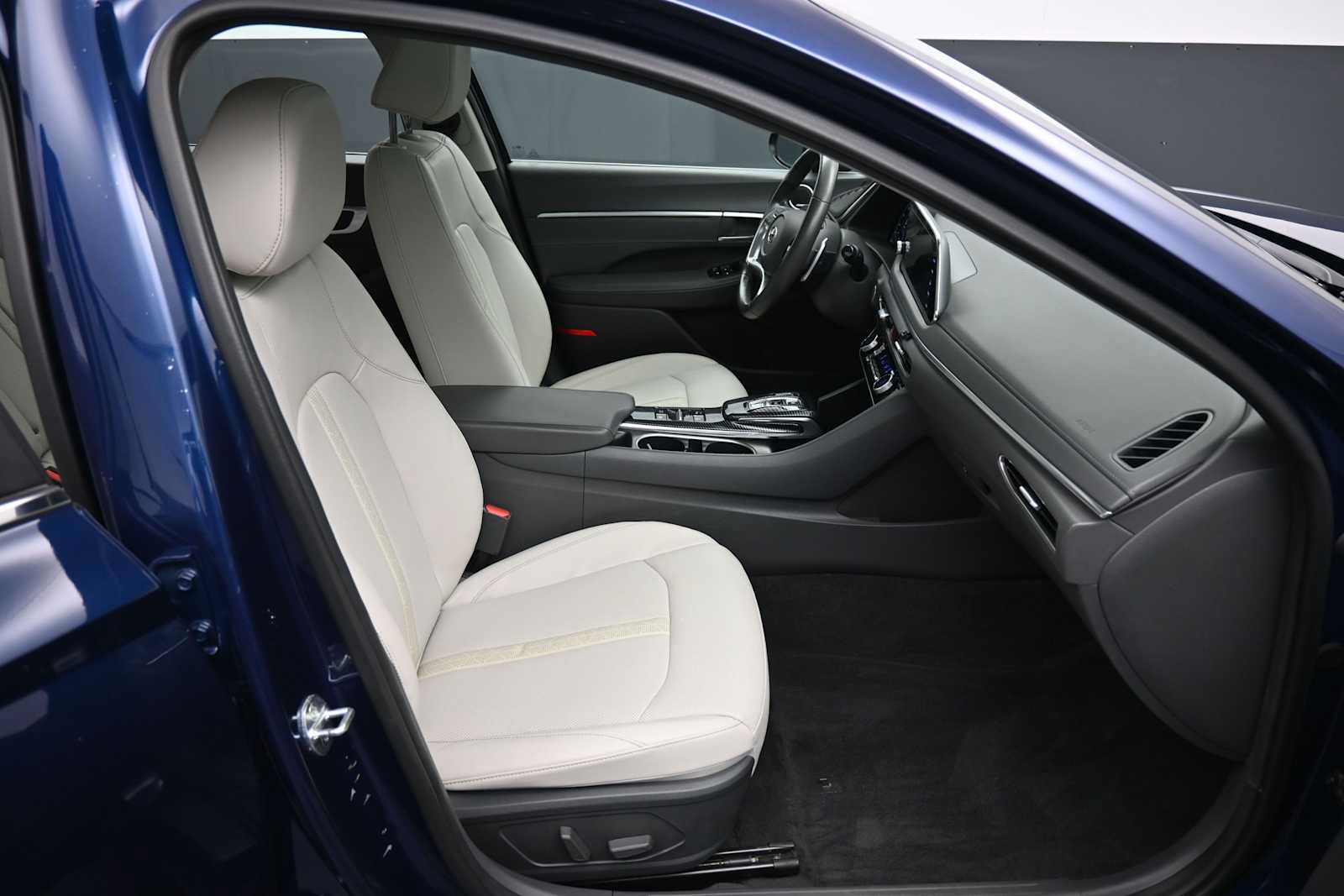 Certified 2022 Hyundai Sonata Limited FWD image 26