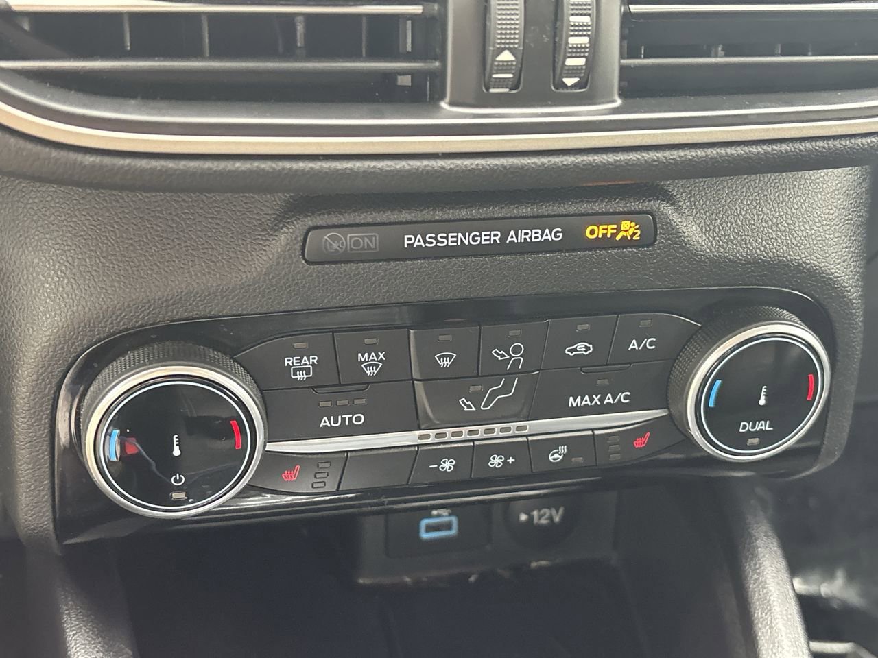 Used 2022 Ford Escape SEL image 23