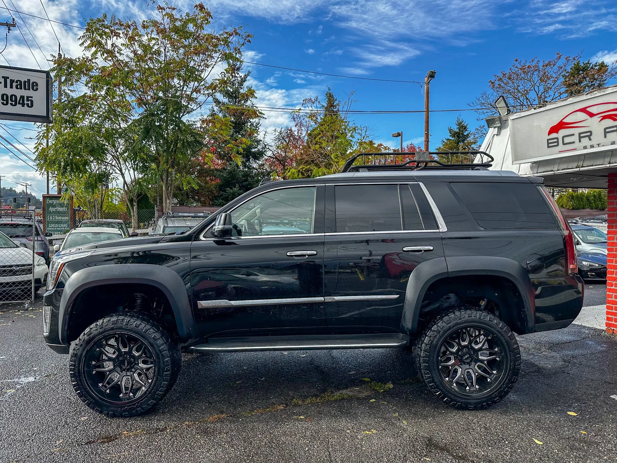 Used 2016 Cadillac Escalade Premium AWD/4WD image 8
