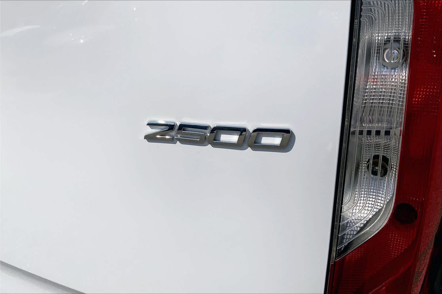 Used 2022 Mercedes-Benz Sprinter 2500 image 32