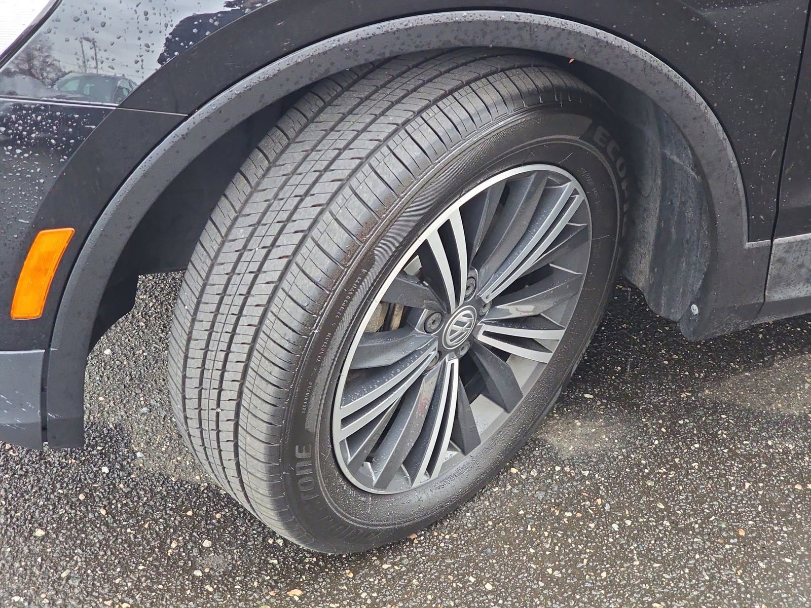 Used 2018 Volkswagen Tiguan SEL image 40