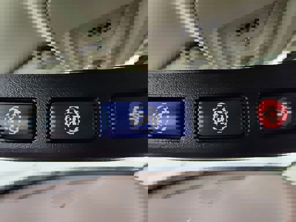 Used 2012 Cadillac SRX Premium FWD image 32