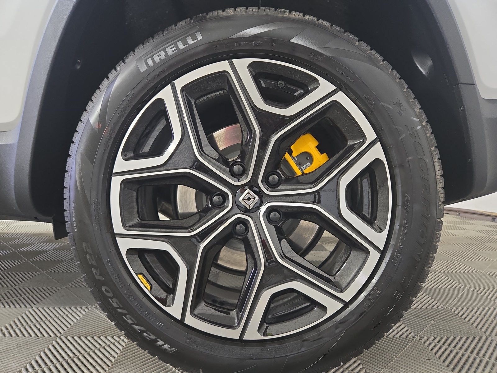 Used 2023 Rivian R1S Launch Edition Quad AWD/4WD image 10
