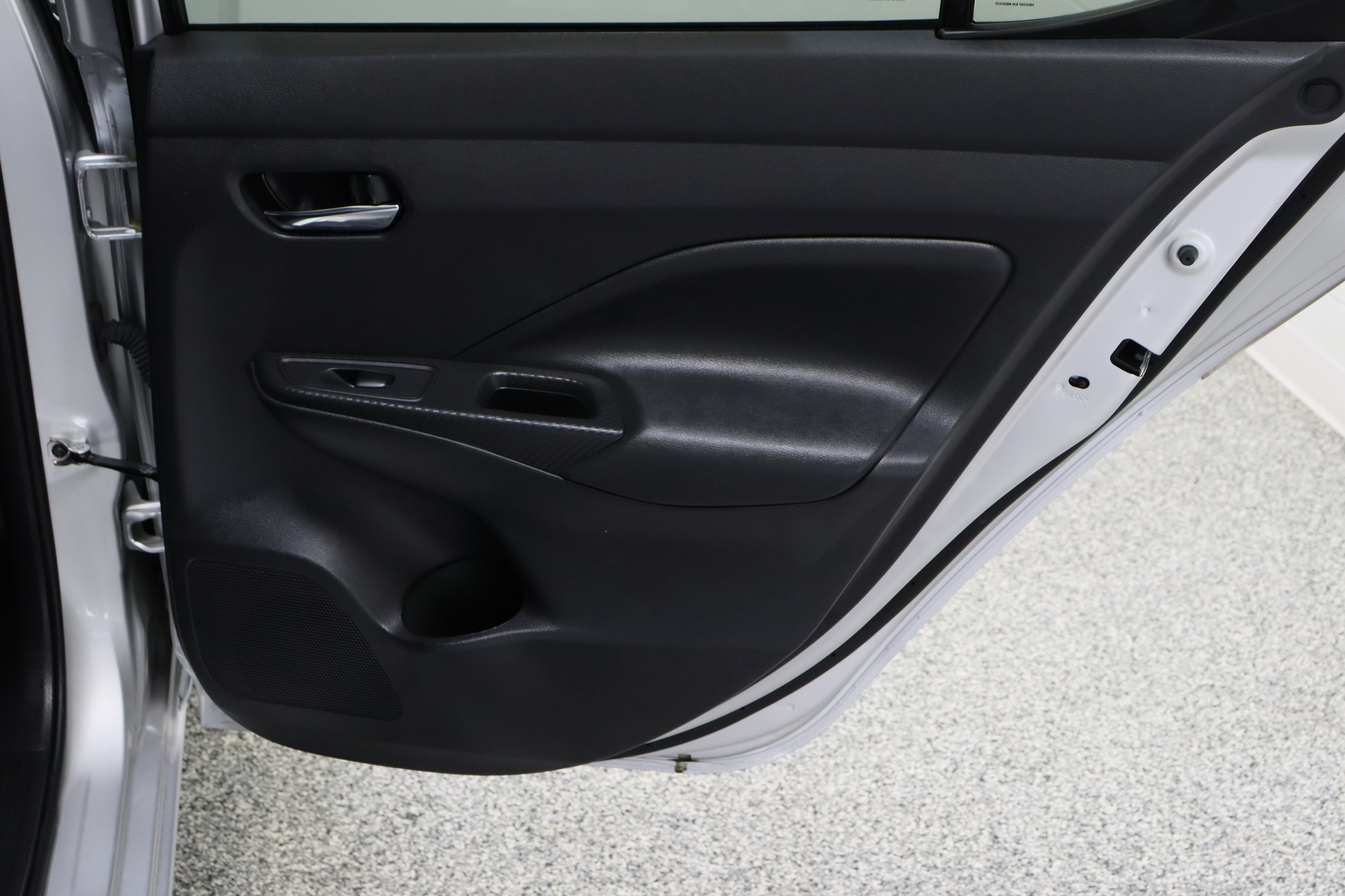 Used 2025 Nissan Versa SV w/ Trunk Package image 31