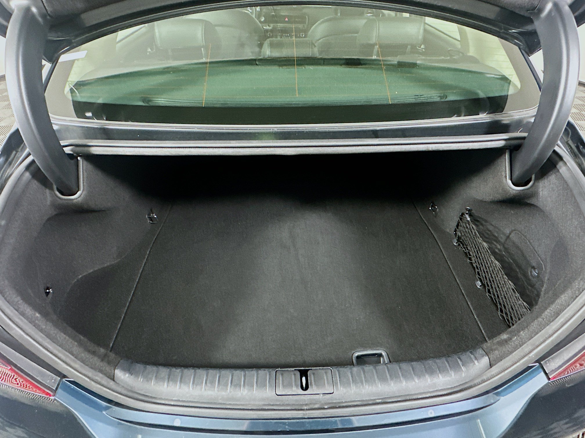 Used 2025 Genesis G70 2.5T RWD image 28