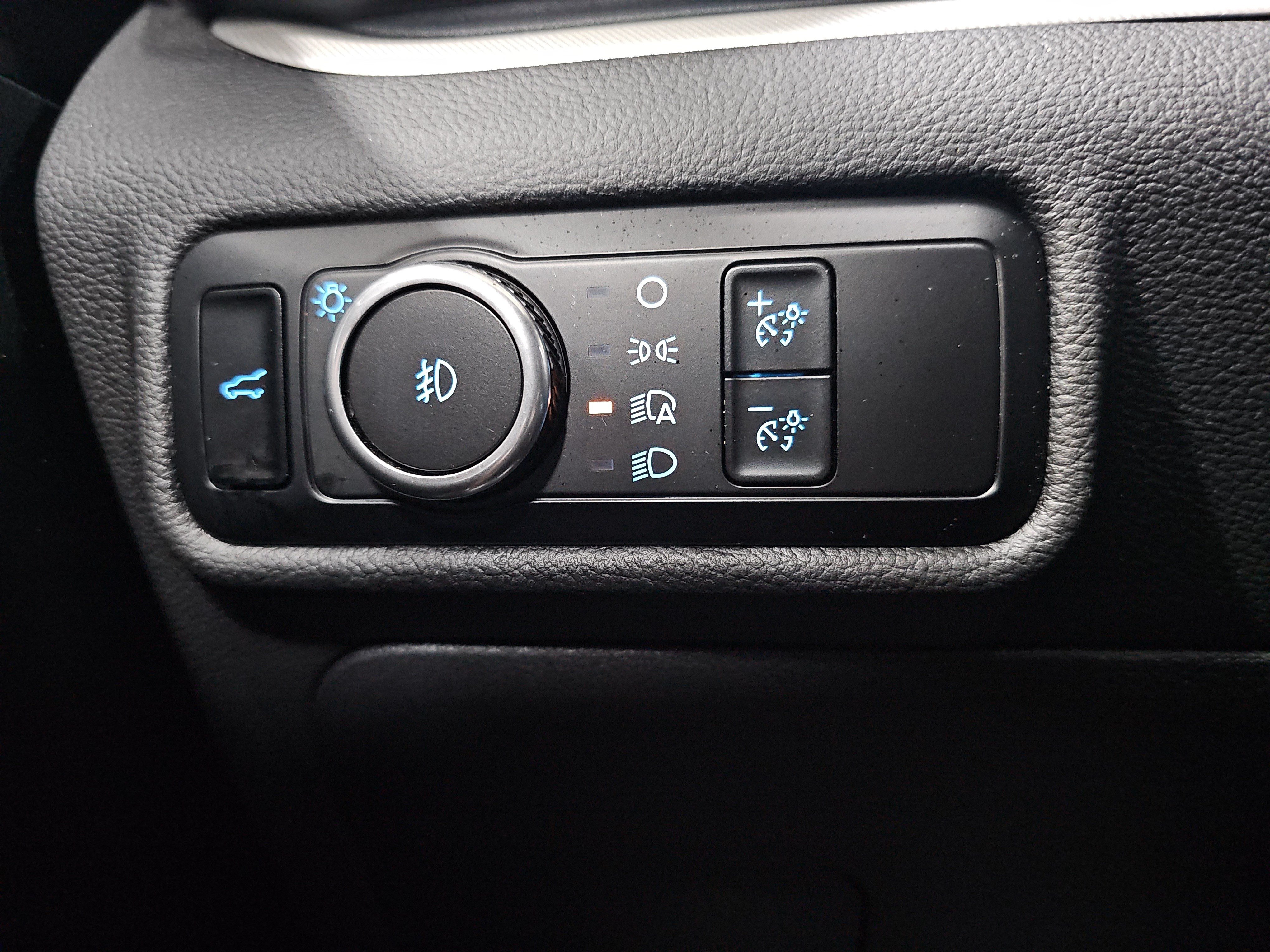 Used 2024 Ford Explorer XLT w/ Equipment Group 202A RWD image 25