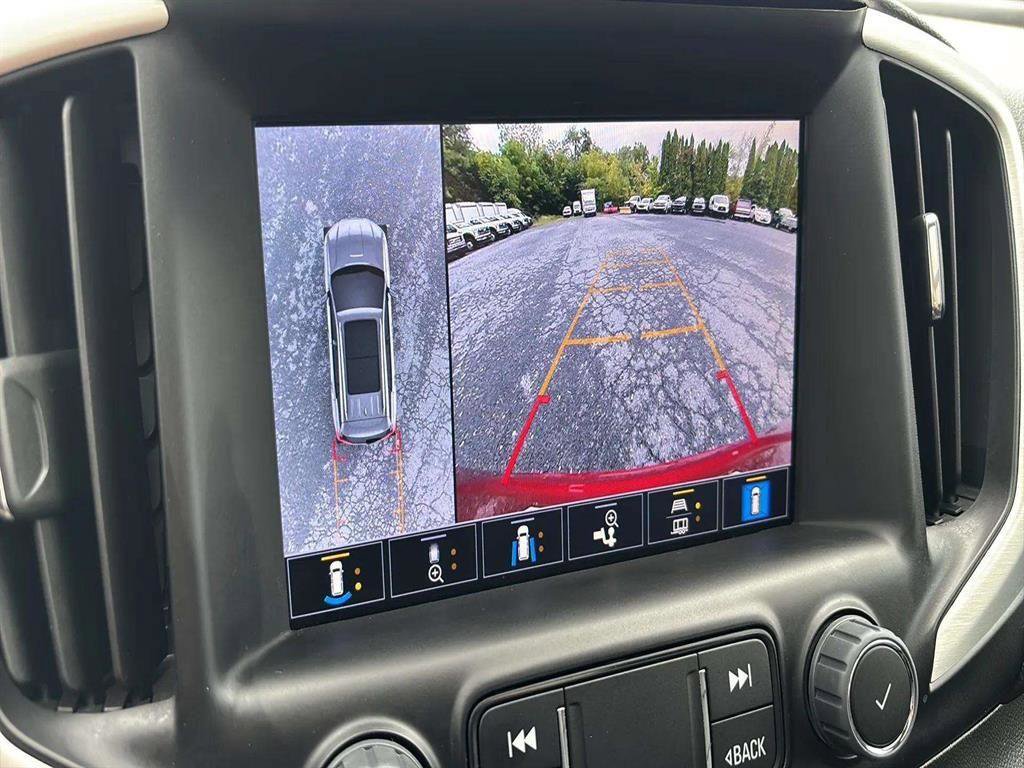 Used 2023 GMC Terrain SLT w/ Infotainment Package II image 18