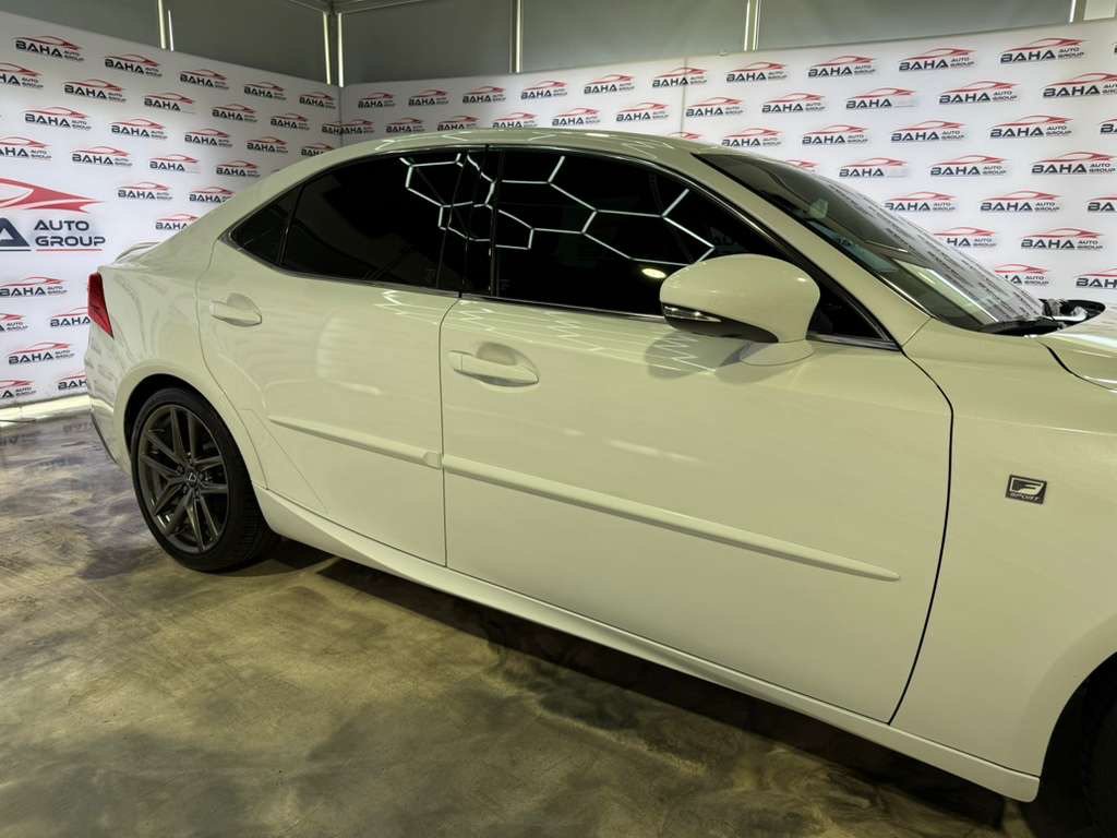 Used 2020 Lexus IS 300 F Sport w/ F Sport Package RWD image 7