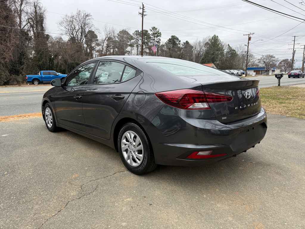 Used 2020 Hyundai Elantra SE w/ Convenience Package (C2) image 4