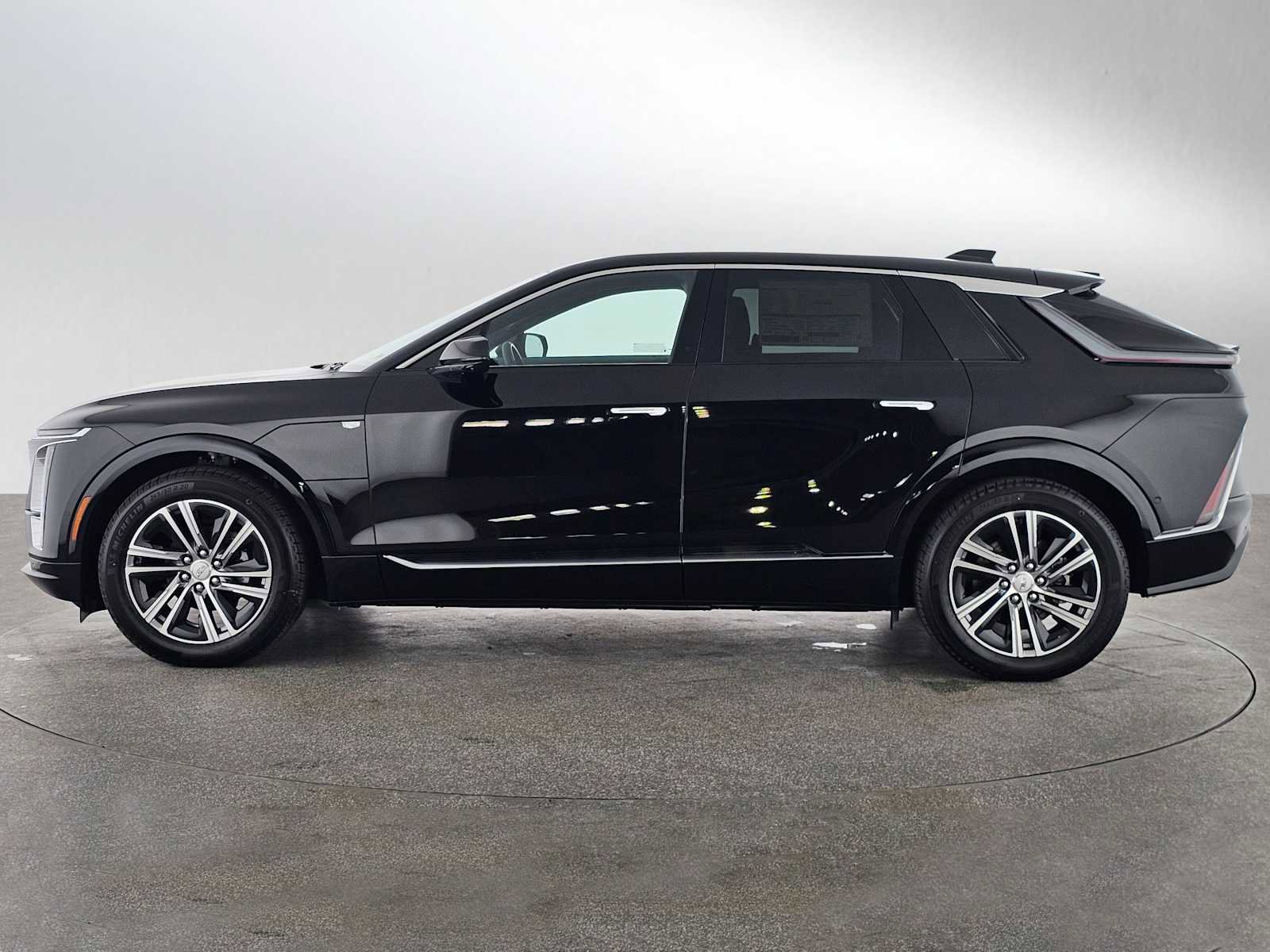 New 2026 Cadillac Lyriq Luxury image 6