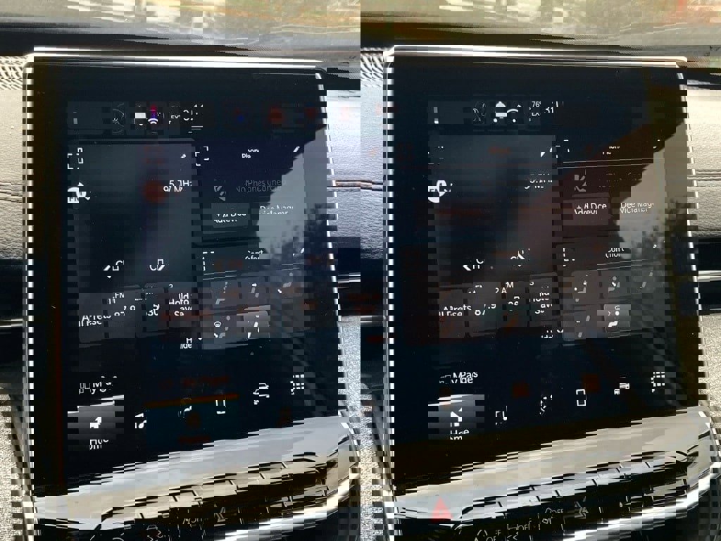 Used 2024 Jeep Compass Latitude image 17