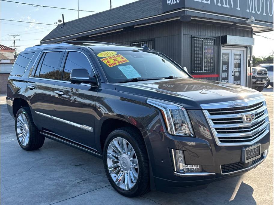 Used 2017 Cadillac Escalade Platinum AWD/4WD image 1