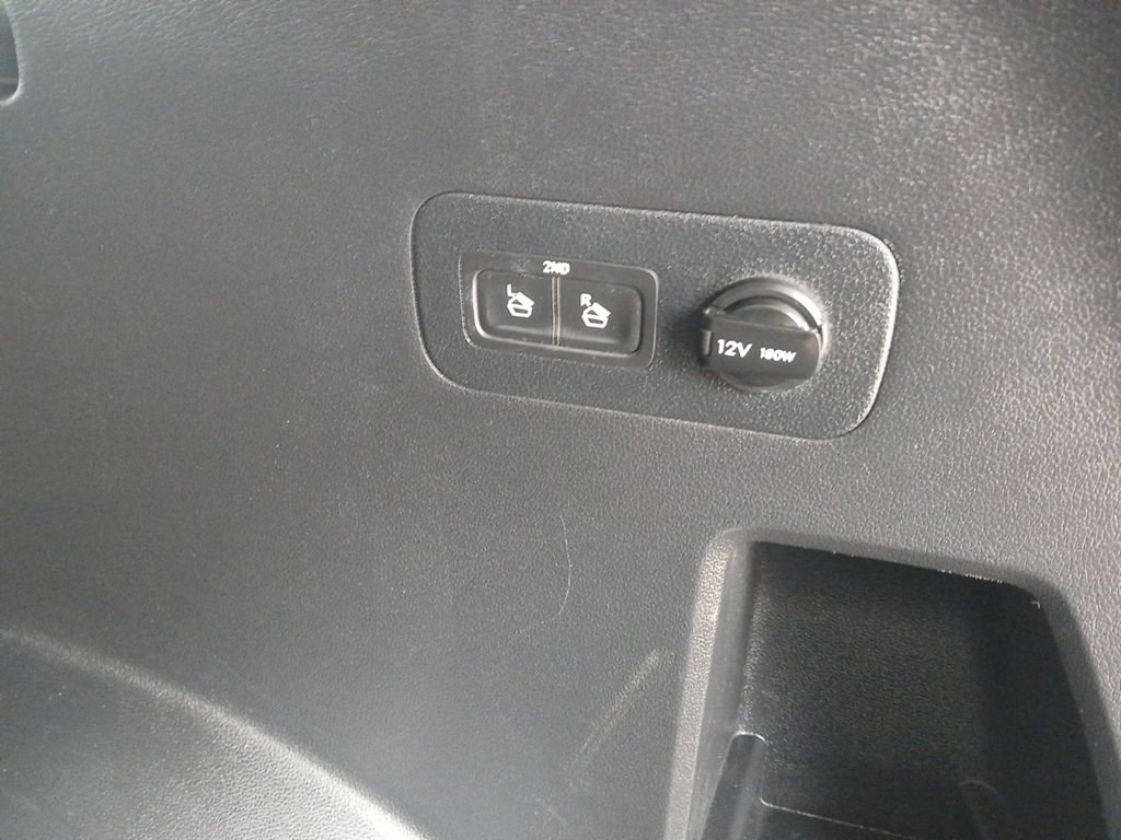 Used 2020 Hyundai Santa Fe SEL w/ Convenience Package image 20