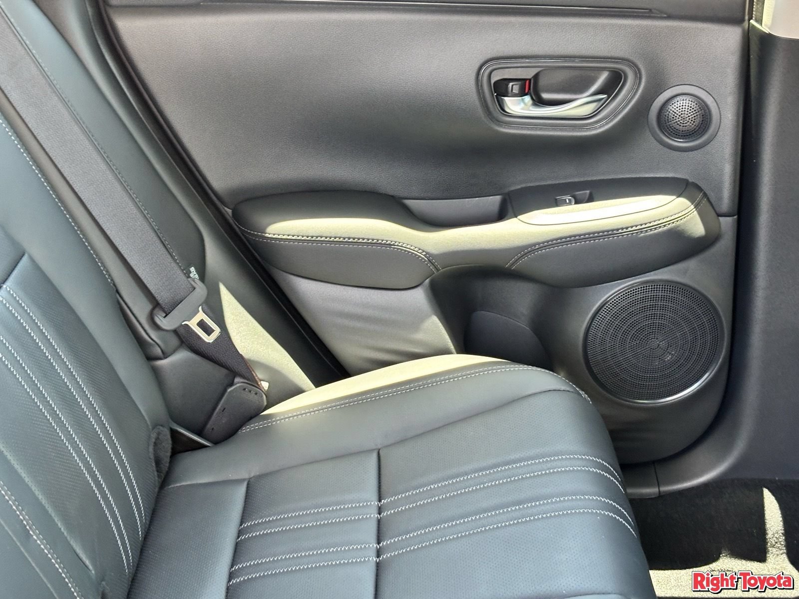 Used 2027 Honda HR-V EX-L image 14