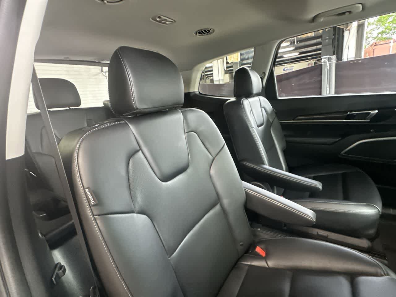 Used 2025 Kia Telluride S FWD image 26