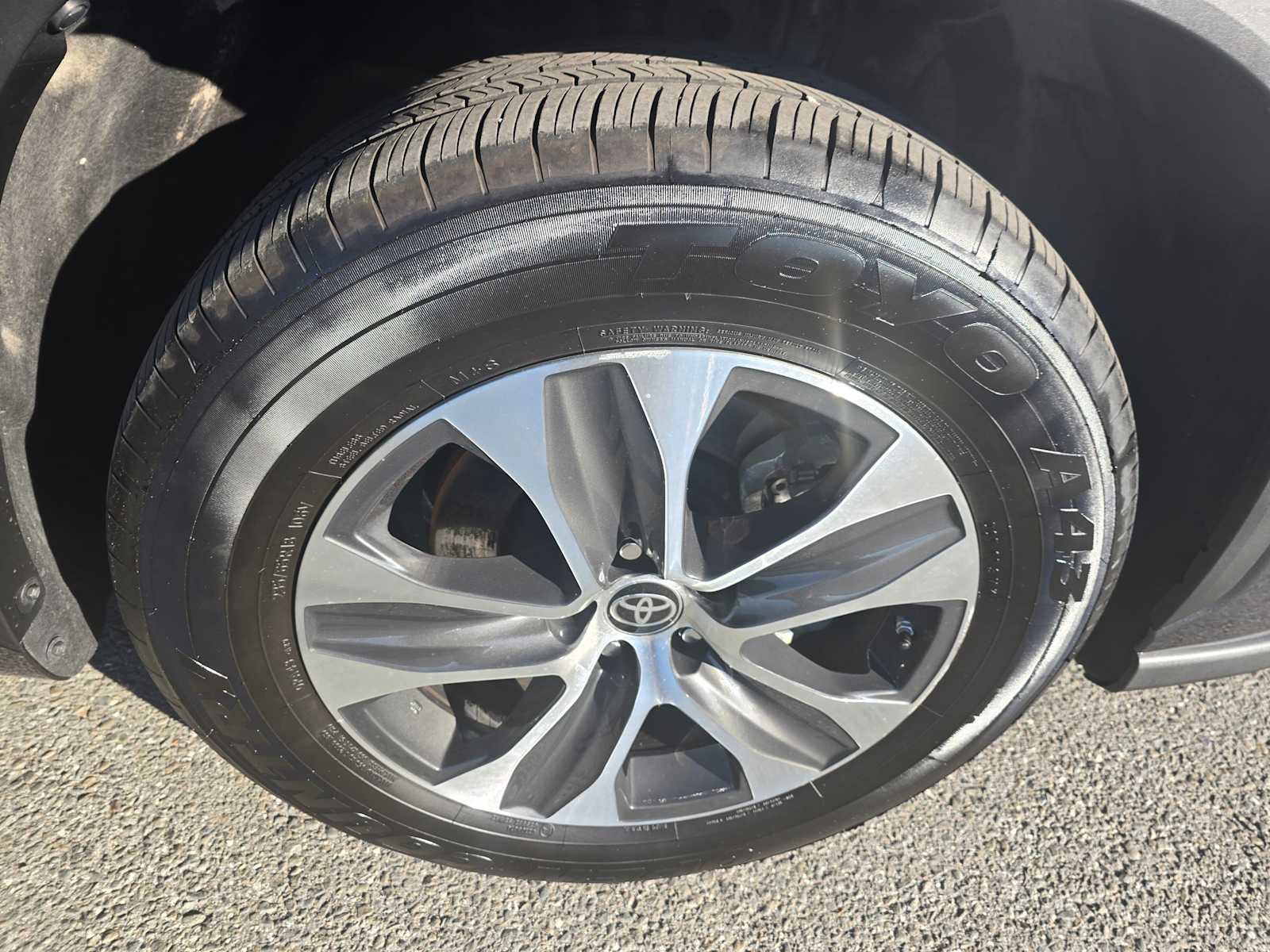 Used 2022 Toyota Highlander XLE image 9