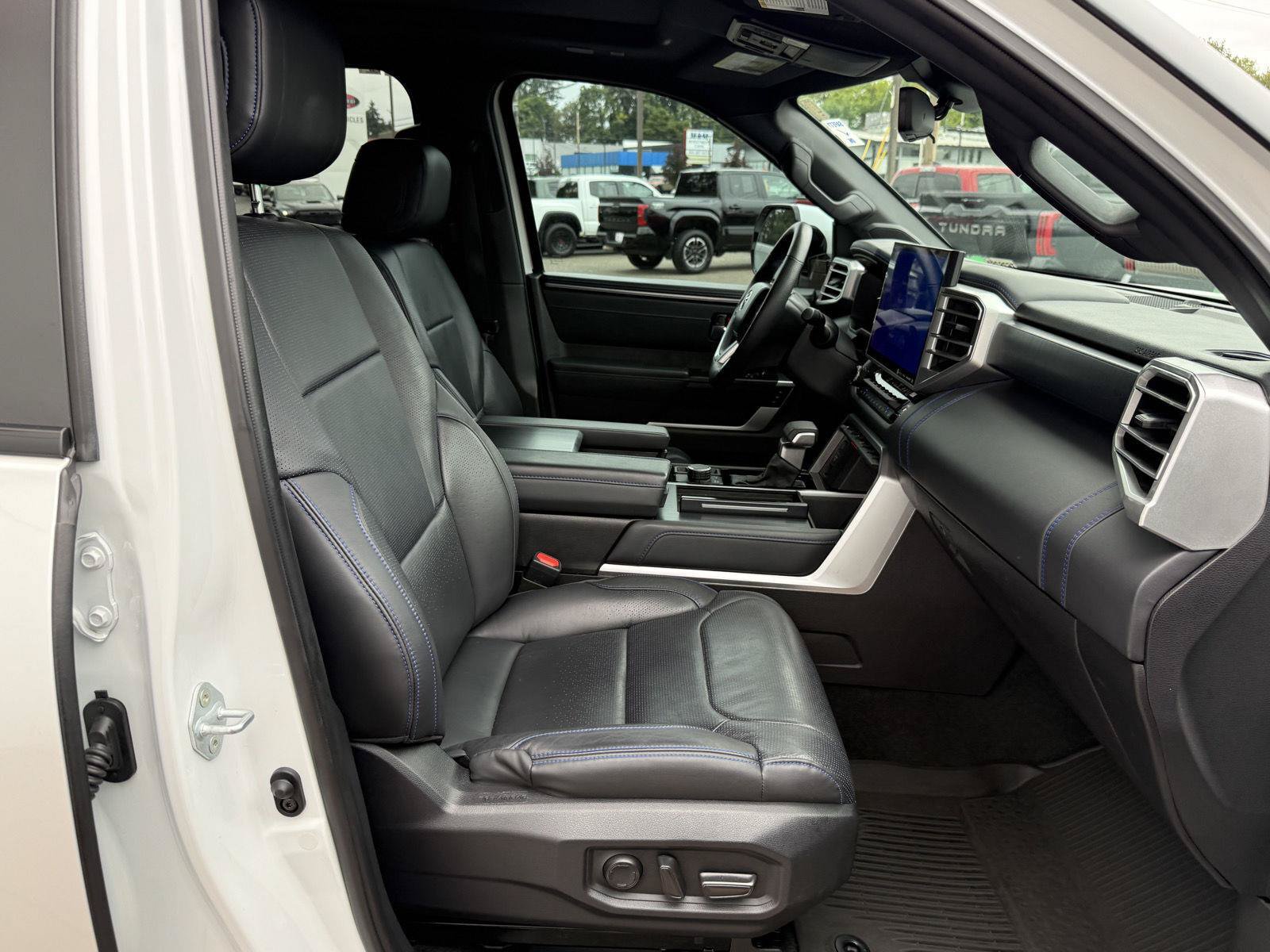 Certified 2024 Toyota Sequoia Platinum AWD/4WD image 28