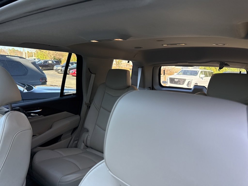 Used 2015 Cadillac Escalade Luxury image 6