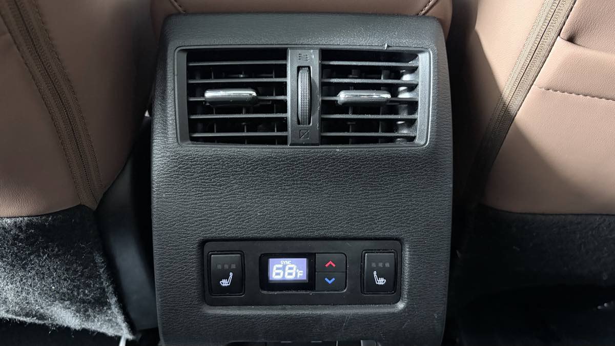 Used 2025 Mitsubishi Outlander SEL AWD/4WD image 31