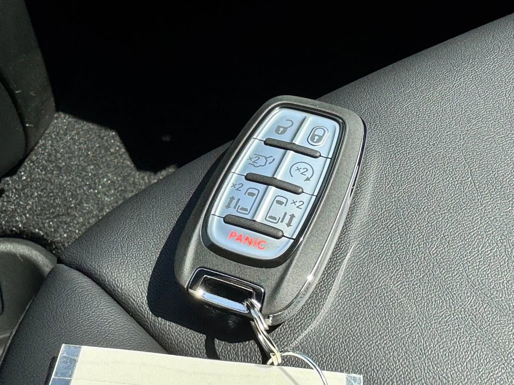 New 2026 Chrysler Pacifica Select image 29