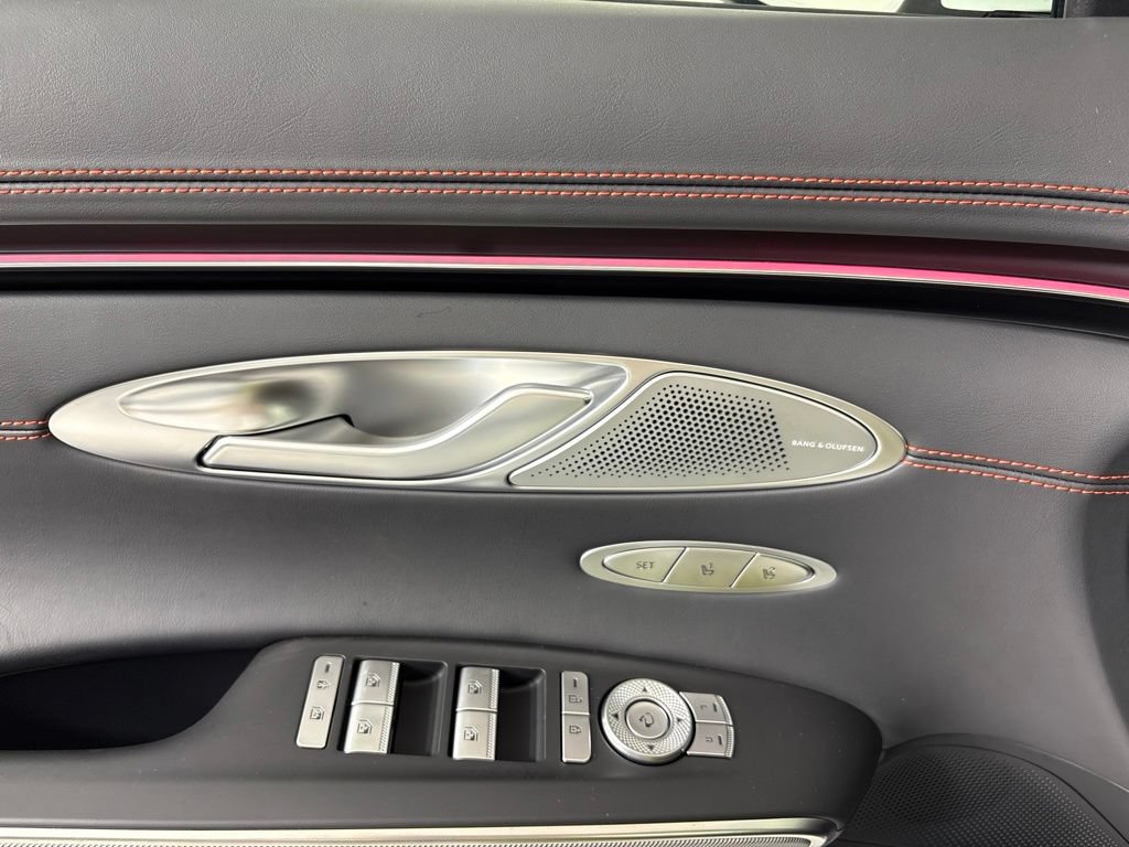 New 2027 Genesis GV70 2.5T Sport Prestige AWD/4WD image 18