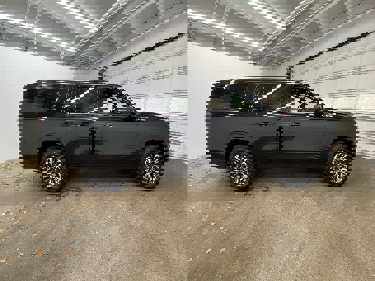 Used 2025 Chevrolet Suburban Z71 image 7