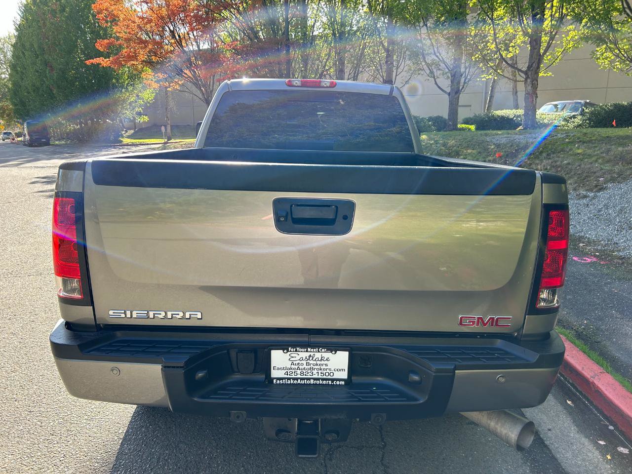 Used 2013 GMC Sierra 2500 Denali w/ Suspension Package, Off-Road AWD/4WD image 6