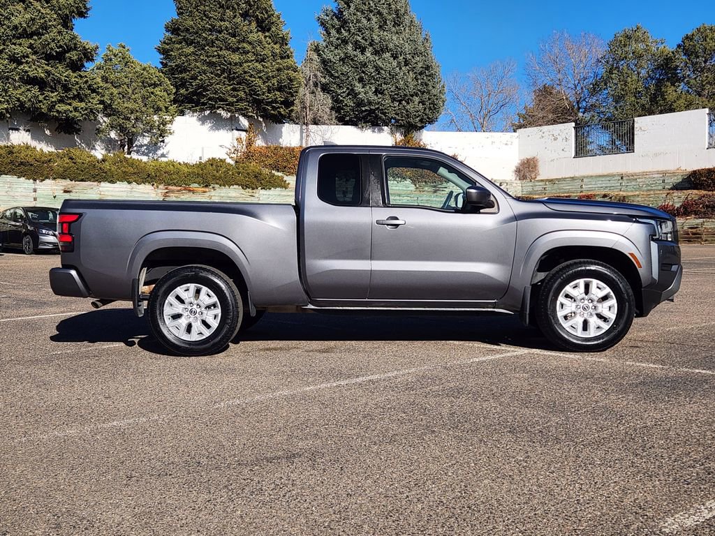 Used 2022 Nissan Frontier SV w/ Technology Package image 2