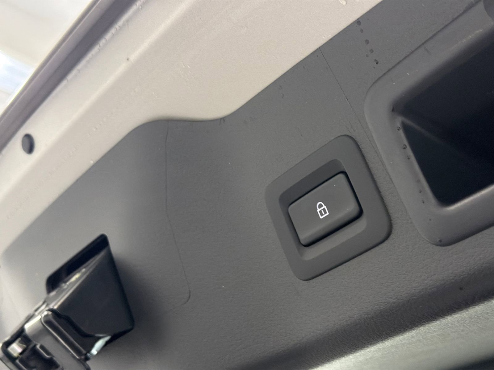 Certified 2025 MAZDA MAZDA3 s Sport image 9