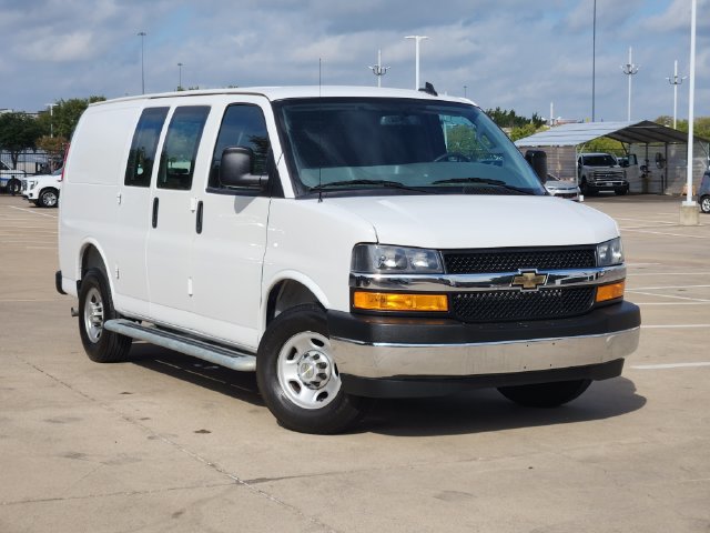Used 2025 Chevrolet Express 2500 w/ Driver Convenience Package RWD image 2