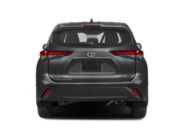 Used 2023 Toyota Highlander LE FWD image 5