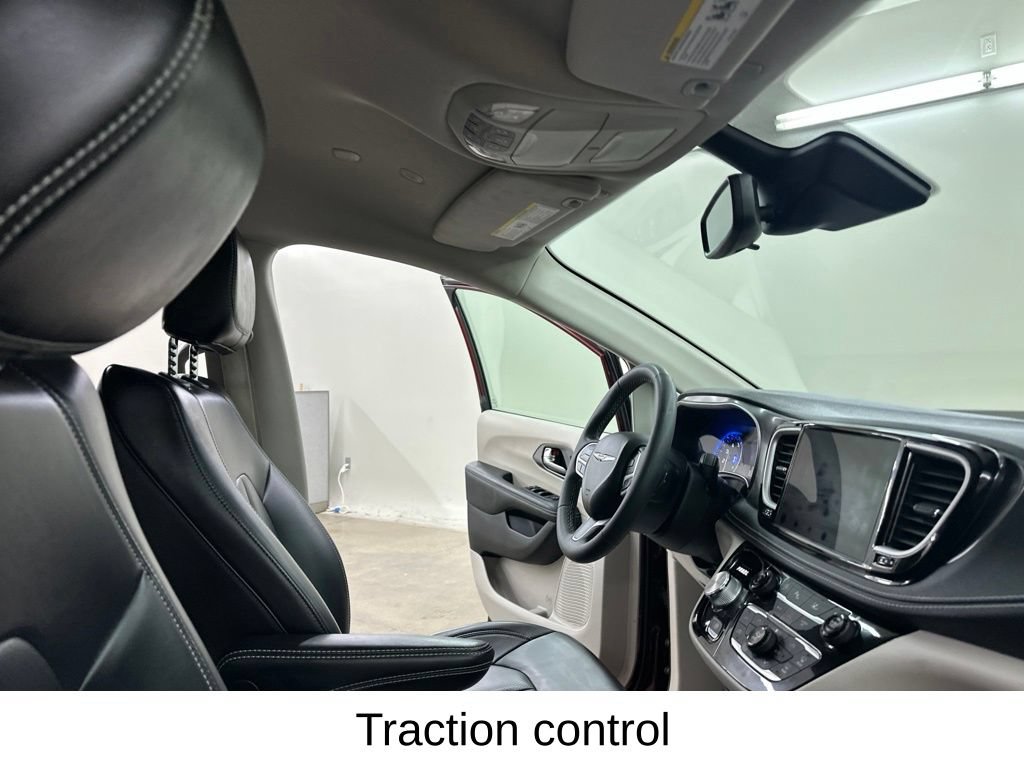 Used 2023 Chrysler Pacifica Touring-L AWD/4WD image 22