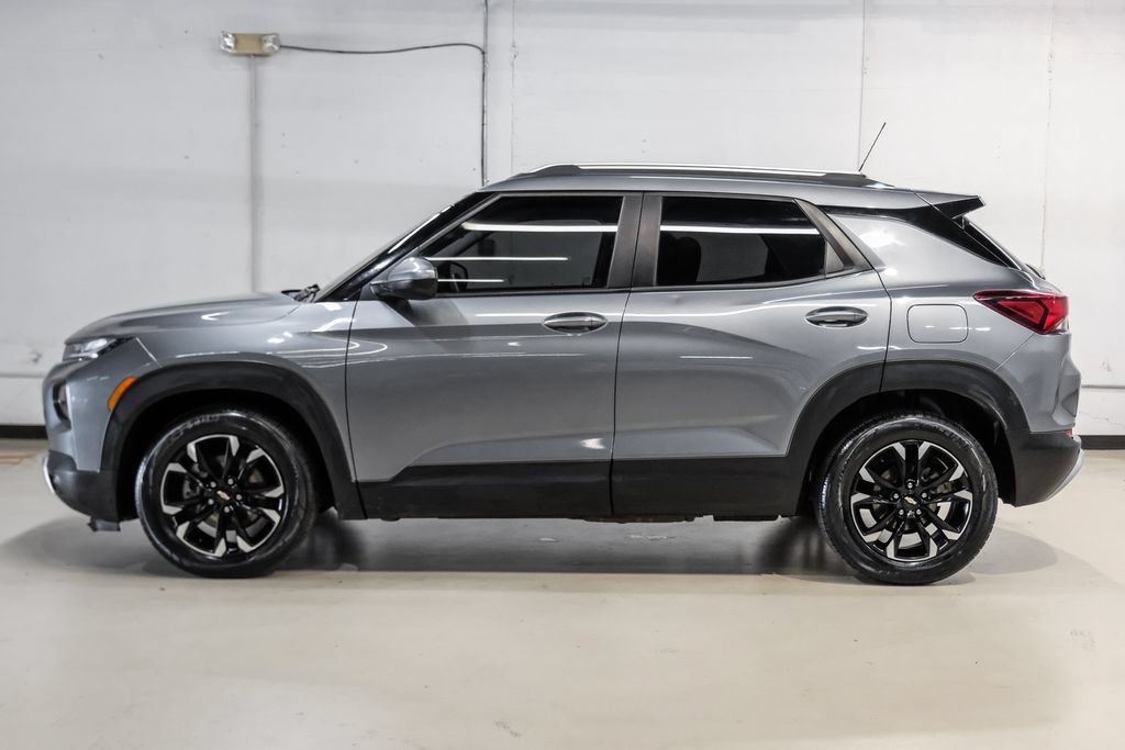 Used 2021 Chevrolet TrailBlazer LT w/ Sun and Liftgate Package FWD image 12