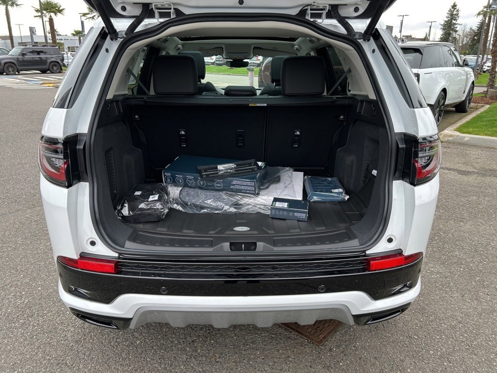 New 2025 Land Rover Discovery Sport S image 16