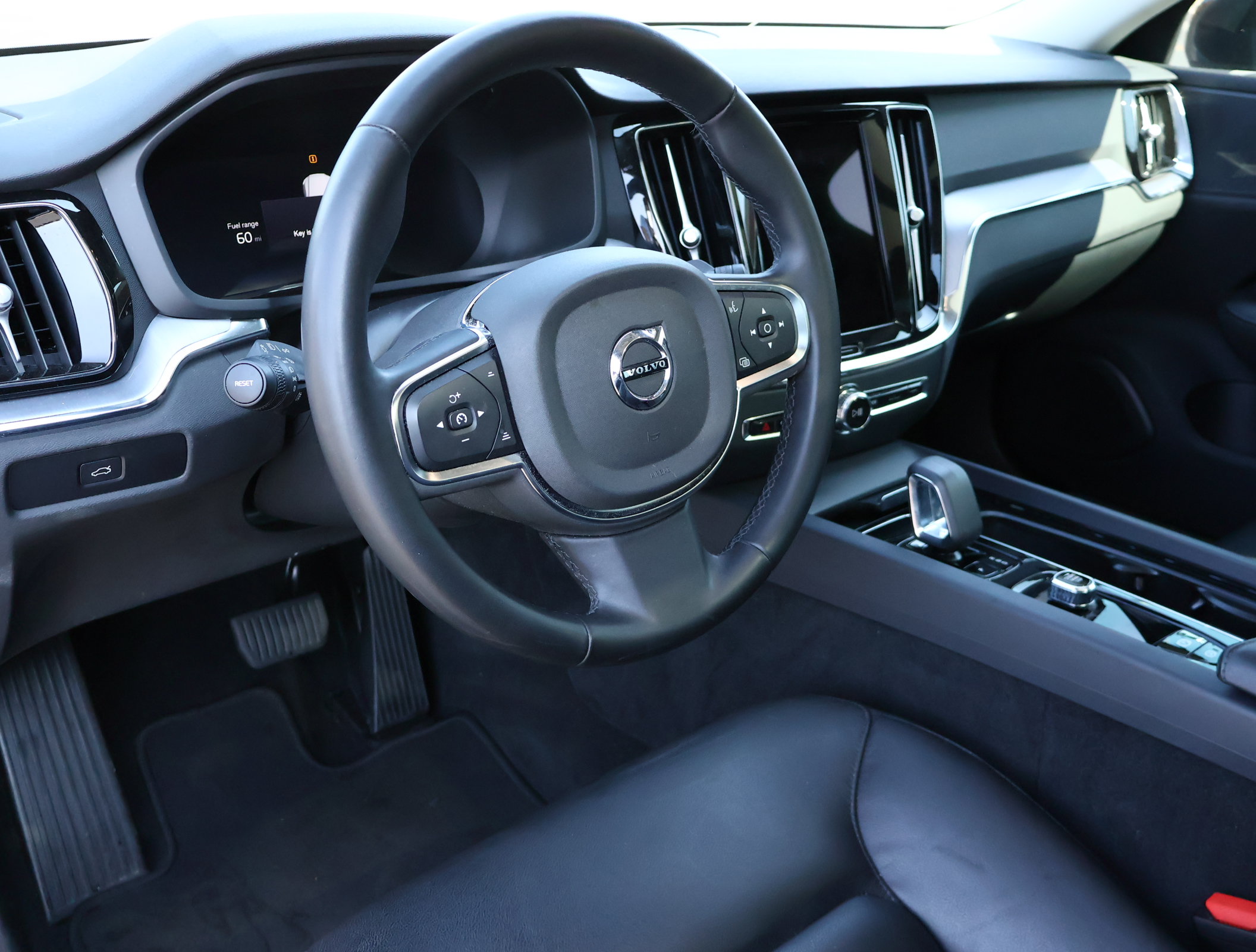 Used 2024 Volvo S60 B5 Core FWD image 3