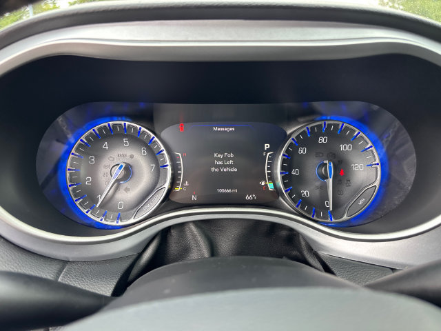 Used 2020 Chrysler Pacifica Touring-L Plus FWD image 19