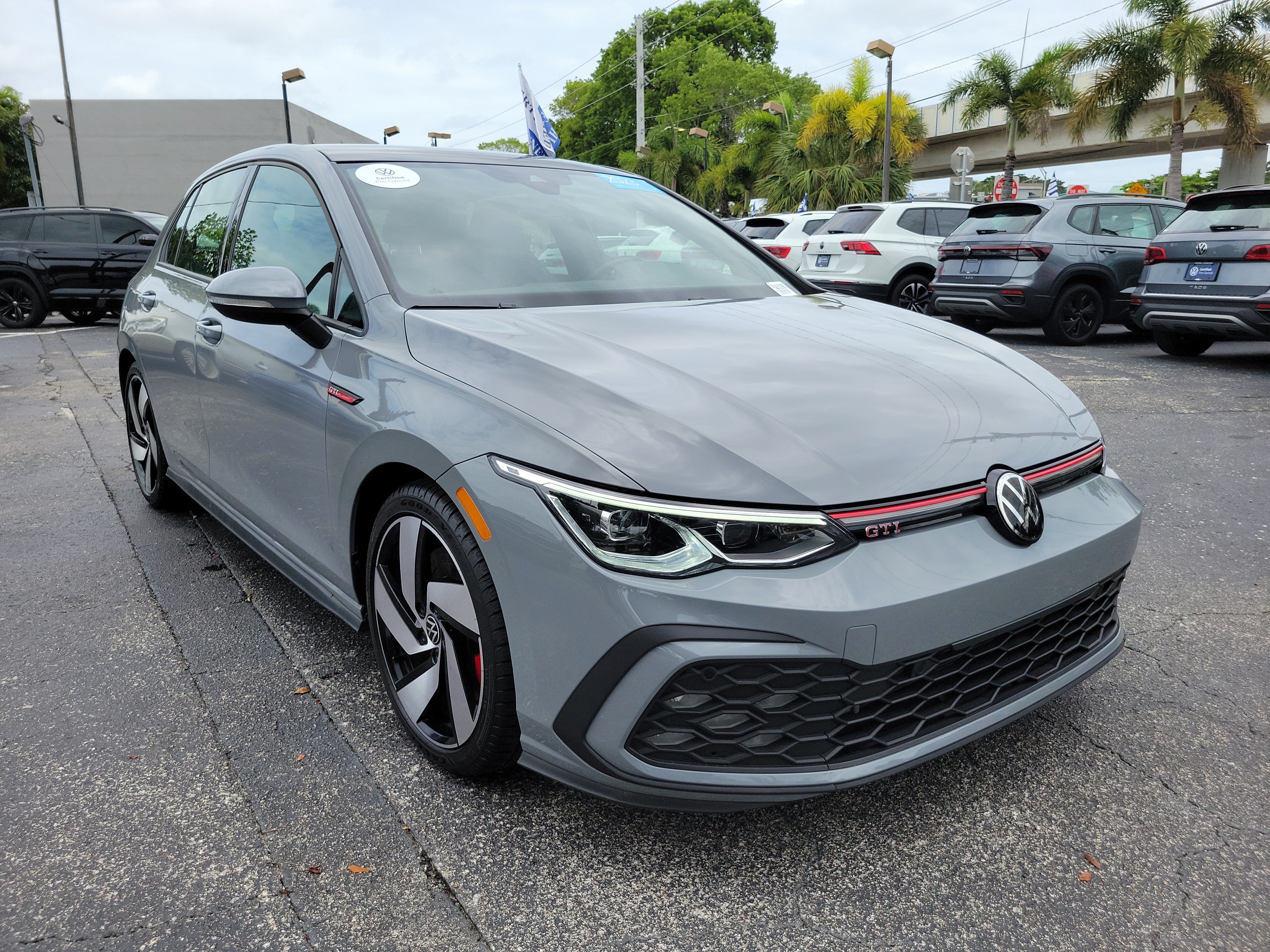 Certified 2023 Volkswagen GTI SE FWD image 7