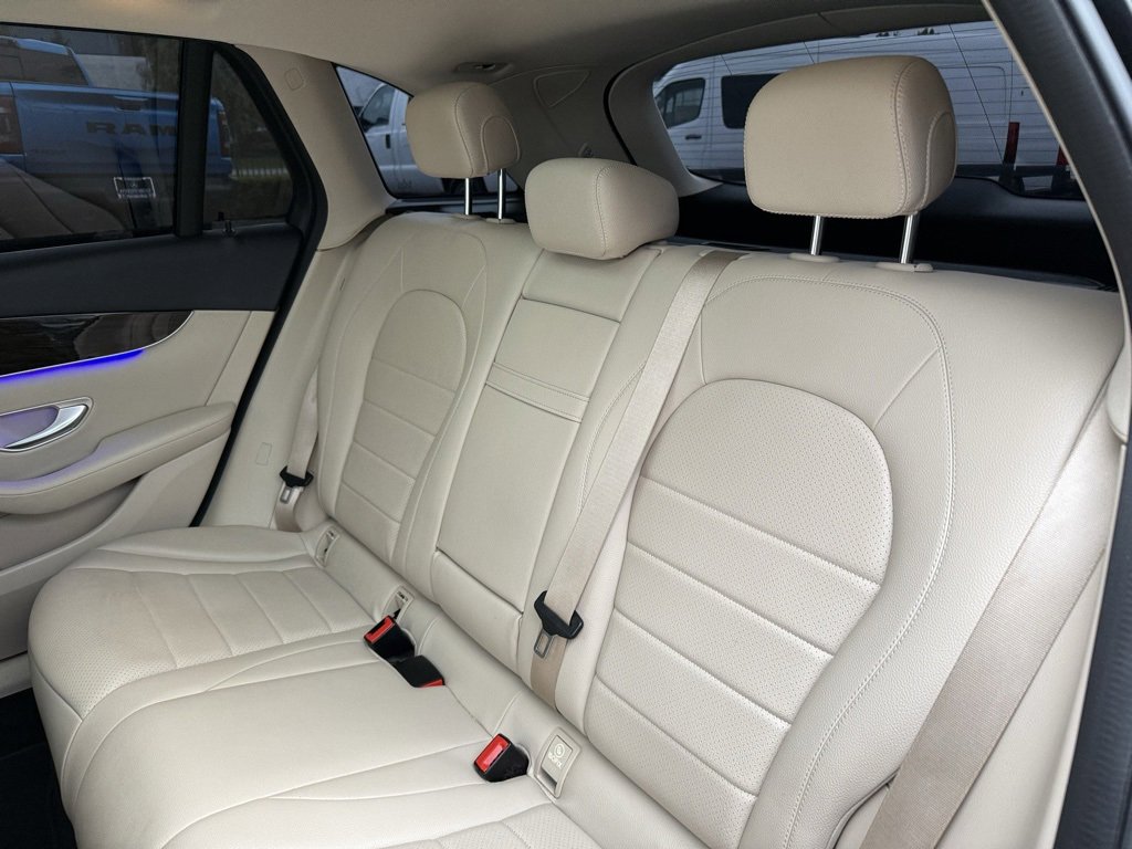 Used 2020 Mercedes-Benz GLC 300 4MATIC w/ Parking Assistance Package image 14
