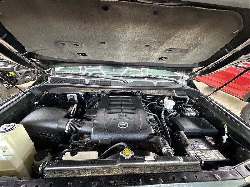 Used 2018 Toyota Tundra SR5 AWD/4WD image 16