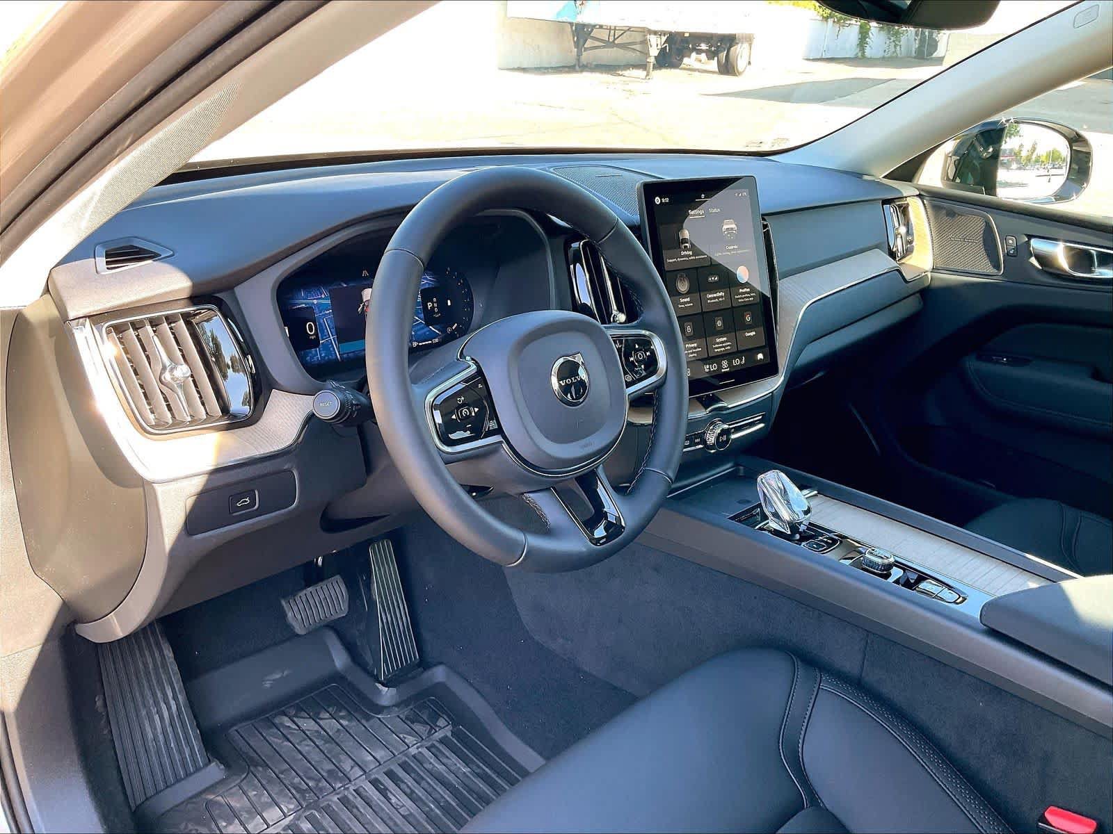 New 2027 Volvo XC60 B5 Plus AWD/4WD image 8